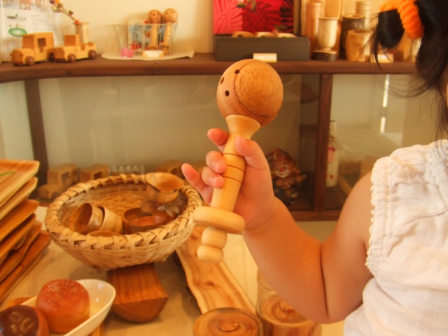 振ると鈴の音がリンリン♪