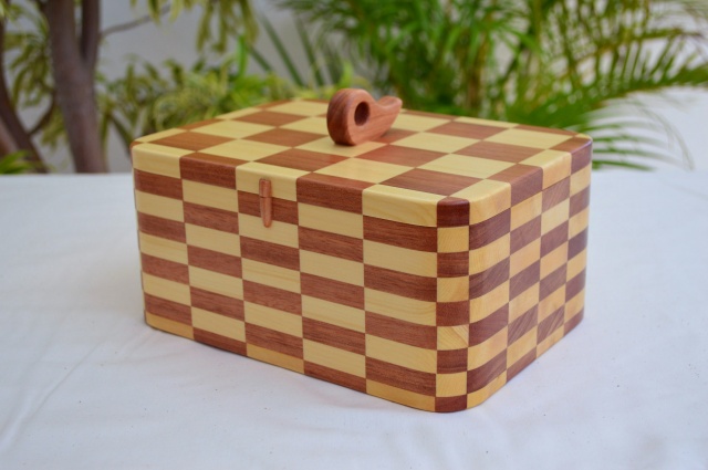 チェッカー・ケース(角型)