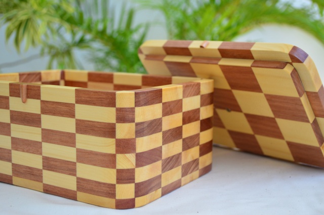 チェッカー・ケース(角型)