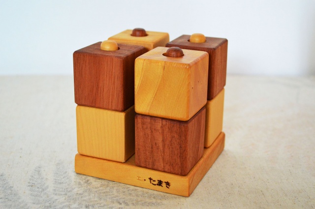 子供の小さい手には丁度いい３㎝角サイズ。